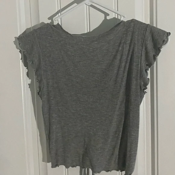 Tops - Picture 2 of 4